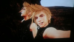 So. This just happened when looking through what photos prompto took that day. Wtf is this!? A bug orâ€¦..????