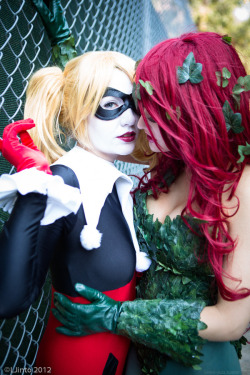 thefingerfuckingfemalefury:  comic-jazz:  Harley Quinn &amp; Poison Ivy cosplay  COSPLAY GIRLFRIENDS Oh Harley How I so very much wish I could be you right now ;D