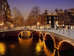 melodyandviolence:  Amsterdam under snow by   Ben The Man 