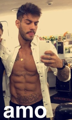 male-and-others-drugs:   Lucas Lucco shirtless