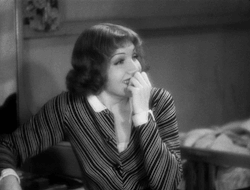 nitratediva:Claudette Colbert in It Happened One Night (1934).