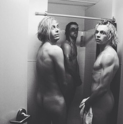 alekzmx:  stagedcrimescene:  R5 boys naked shower. Riker Lynch (left), Rocky Lynch (middle) and Ross Lynch (right). Ross has the best ass out of the 3. What do you think?  hot! 