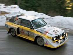 groupbmonsters:  Audi Sport Quattro S1  WRCでは出力600PS、パイクスピークでの1989年仕様ではIMSAで活躍、熟成していた200クワトロのエンジンを使用し720PSを発揮する直列5気筒エンジンを搭載、シフトノブにクラッチセンサーがあるセミATを装備し、1985年のサンレモ・ラリーで前年のタイトル争いで恵まれなかったヴァルター・ロールが念願の初優勝を飾る。