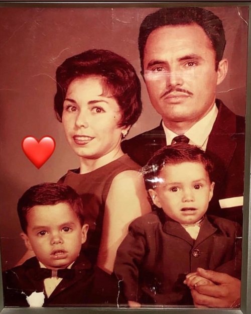 Mom, Dad, my older brother @diamonddavid88 and me! 🥰😎 #perez  https://www.instagram.com/p/CalVLUOJ9pkjI5c_0fYUPGtmMDC9odhK-tjUT00/?utm_medium=tumblr