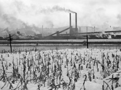 flashofgod:John Vachon, Jones and Laughlin Steel Company, Aliquippa, Pennsylvania, 1941.