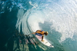 surfing-girls:  Surf Girl  Wow!  Great pic caught at just the right moment!