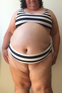 thuridbbw:  Striped bikini from F21+, Size 3X.