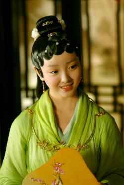 fuckyeahchinesefashion:  stills of chinese tv drama 新红楼梦( the dream of red mansion 2010 version)  