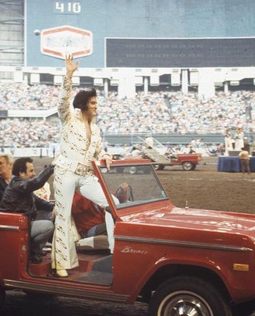 nostalgia-eh52:  1974 Elvis Presley at the Houston Astrodome 