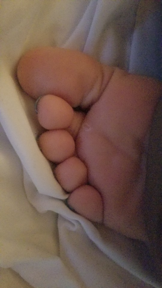 solesandtoes-deactivated2021050:What do you think of my wife&rsquo;s toes and soles ? #wifesfeet #footfetish #prettyfeet #soles #toes #sexyfeet 