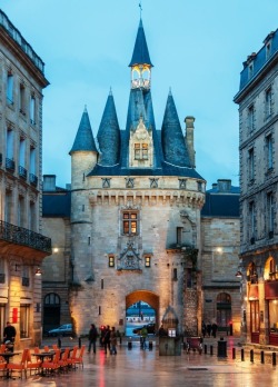 audreylovesparis:  Porte-Cailhau, Bordeaux, France - Bordeaux’s city gate (15th century)
