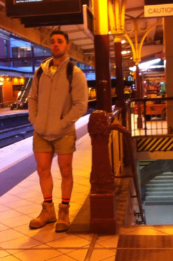 tradies2000:  nice legs on this tradie who is waiting for the train