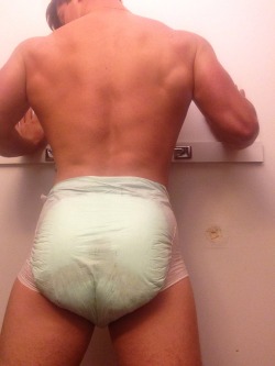 thewetdiaper:  Feeling full &gt;   WOW! So damn sexy!