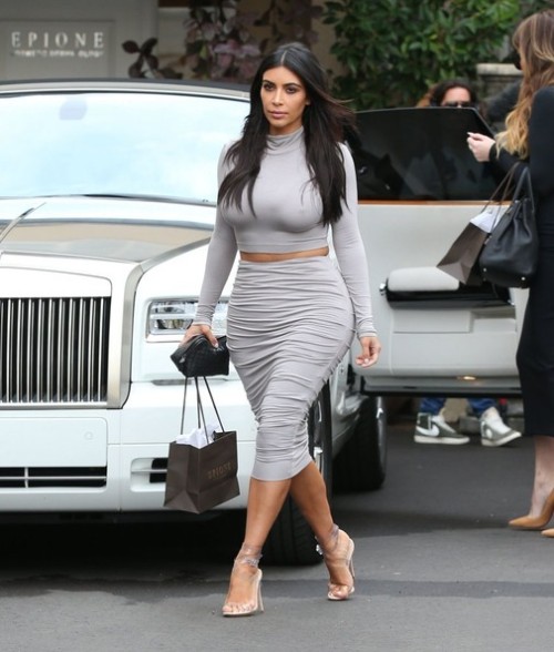 Kim kardashian leather skirt