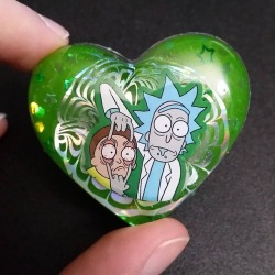 I actually really like how this one turned out #rickandmorty #heartresin #resinart #getschwifty