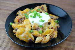 guardians-of-the-food:  Chili Pasta Bake