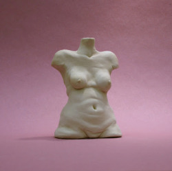 byeexcess:  bodypositivestatues:  You know what’s weird? BODIES. You know what absolutely is not made of straight, smooth lines? BODIES. You know what we all have in common? BODIES. You know what we need to drastically reframe our view of? BODIES. 