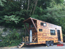 dreamhousetogo:  The Arcadia by B&amp;B Micro Manufacturing  Oo this one is set up really well! 