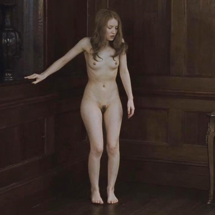 Naked emily blunt nude