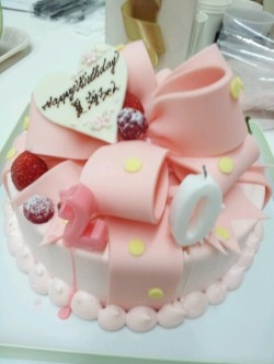 pink&ndash;cheeks:  I want this cake for my next birthday (in July I’ll be 20!)