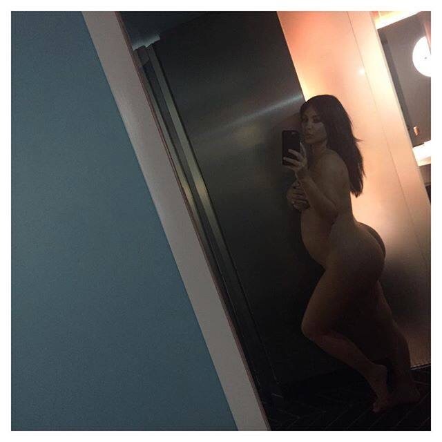 2016 kim kardashian selfie