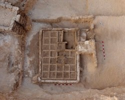 grandegyptianmuseum:      New discovery in LuxorA Spanish archaeological mission working in Draa Abul Naga necropolis on Luxor’s west bank has discovered a unique funerary garden almost 4000 years old. The discovery of the garden may shed light on the