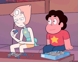 pearl-likes-pi:  ok but pearl’s cute shy smile when Steven says that their puzzle night is gonna be awesome, PLEASE HELP MY HEART THEYRE SO CUTE!!!!!