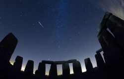 Time passages (Perseid meteor shower over Stonehenge)