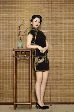 moonbeam-on-changan:  China antique fashion, mostly qipao旗袍 in mingguo style in early times of 20th century. Photos by 潤熙陳Chen Runxi.