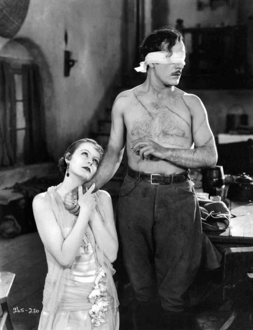 Antonio Moreno and Greta Garbo in The Temptress, 1926.https://painted-face.com/