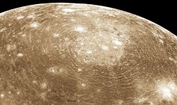 90s-forever:  wardens-oath:  something-in-the-way-she-knows:  hyvapaiva:  Jupiter’s moon, Callisto.  is no one going to explain what all the lights are  they’re impact craters! callisto is one of the most heavily cratered object in the solar system,