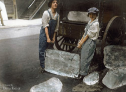 beautygoodness:  Historic Black and White Pictures Restored in Color 1. Women Delivering Ice, 1918 2. Times Square, 1947 3. Portrait Used to Design the Penny. President Lincoln Meets General McClellan – Antietam, Maryland ca September 1862 4. Marilyn