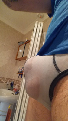 thingsthatmakesmycockhard:  Wetting my briefs 