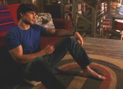 straightsuperherosubdued:  bestgayfeet:  Tom Welling (04)  LEX DRUGGED HIM INTO A STUPOR AND WILL COME TO COLLECT HIM NOW.