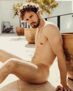 alanh-me:    24k  follow all things gay, naturist and “eye catching”   