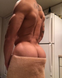crownedone07:  Still the #King 👑 #musclesonmuscles #bodyonfleek #sculpted #chiseled #physique #aesthetics #aestheticsovereverything #back #glutes #bubblebutt #assfordayss #ripped #shredded #fitness #muscle #bowdown