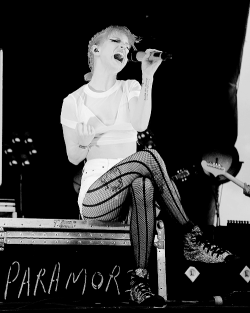 lyrebelacqua: Paramore performing at Hangout Music Festival 2015.
