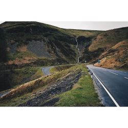 spiriteddrivemagazine:  “Always worth taking the scenic route home 💪🏾 #wales #mountain #road” by @_tomnewton_ on Instagram http://ift.tt/1MwpTMu