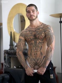 skinslavepig:  slaveboidreams:  punkkink:  Hot bloke  Logan McCree — makes my heart ache.  http://skinslavepig.tumblr.com/  Logan is exceptionally handsome, physically a very nice body, and his ink work is awesome.  He is a favorite of mine - WOOF