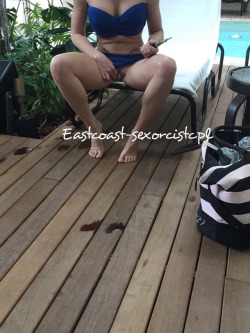 eastcoast-sexorcistcpl:  Having fun poolside 👍