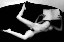 afroui:  Lee Friedlander | Nude (Madonna) 1979 
