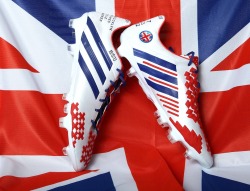 calaverasyestrellas:  adidasfootball: There comes a time for every player to hang up their boots and it’s now David Beckham’s moment. To celebrate his illustrious career, Beckham designed his last pair of boots, his miadidas Predator LZ, which represent