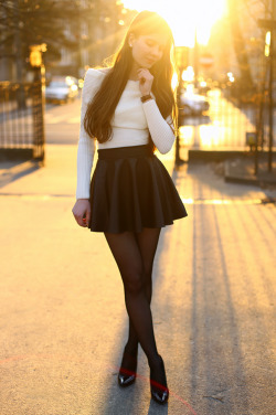 mannequinfetish:  notonmyclothes:  nick2769:  tightsobsession:  Cream sweater, leather flared skirt and elegant watch.Via Help! I Have Nothing To Wear!  Plain and simple but so beautiful.  Love this skirt  Stunning. *NB