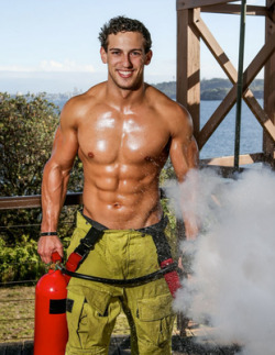 aguywholikesguys:  funnyboy86:  thegailygrind:  Fuck me sideways as I set my house on fire, again! READ MORE HERE  Fuck that, I’ll set my neighbors house on fire!  Follow me for dicks, sports and menhttp://aguywholikesguys.tumblr.com