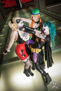 porphyriasuicide:  Quick Mini shoot of me, Vivid Vivka, and Hex Hypoxia during MWME, be sure to see more on SubQulture Studio&rsquo;s page!
