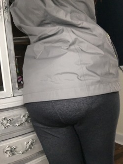 diaperedmilf:  Do these make my butt look big?