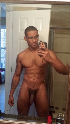 naked-straight-men:  First time posting after lurking. Does reddit even like black guys?