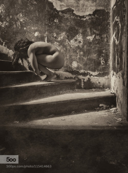 bluefadept:  Holding tight in the stairs by Jean-FrancoisOKane 