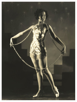 Doris Hill Lovely photo of this 20&rsquo;s-era showgirl who was a contract dancer for &lsquo;Paramount Pictures&rsquo;..