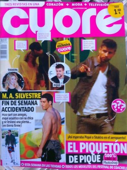 guys-with-bulges:  Gerard Piqué couldn’t tame his excited snake when it saw Shakira. Hips Dicks Don’t Lie!